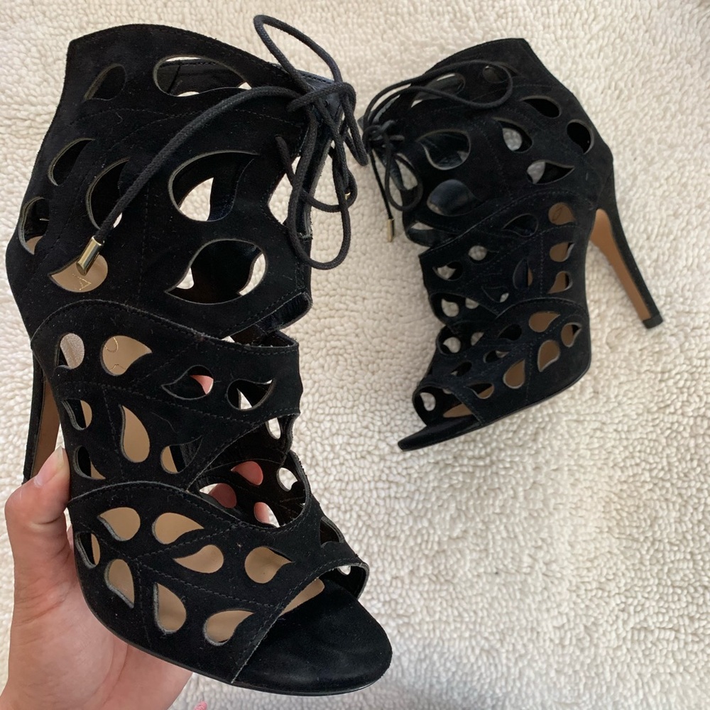 🚨FINAL SALE MUST GO🚨 ✨BLACK ANKLE HEELS✨